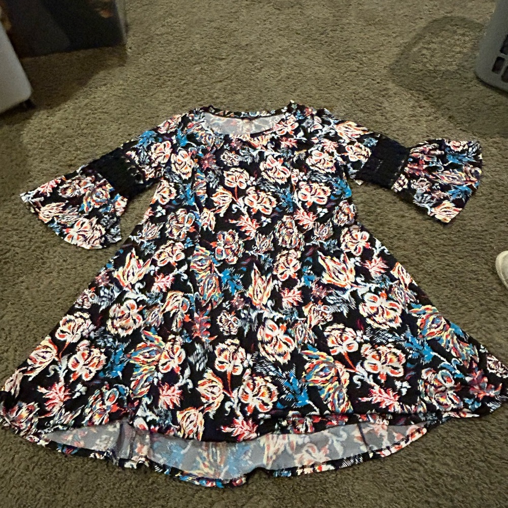 Woman’s dress 2x - Picture 2 of 4
